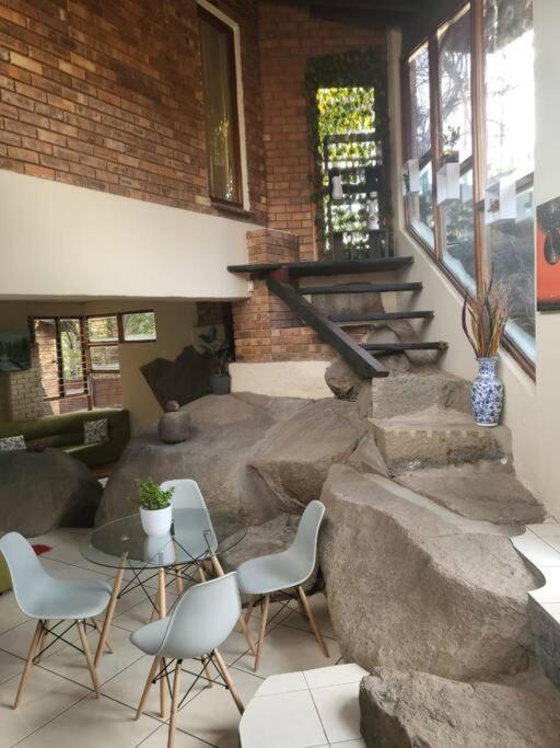 Albatrossways Lodge Sandton Eksteriør billede