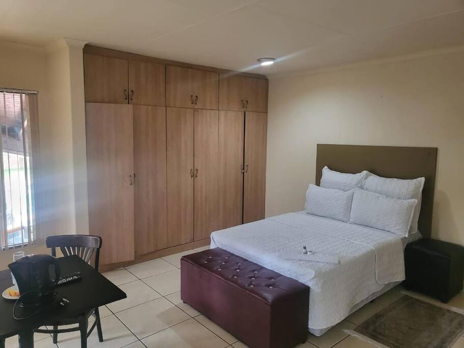 Albatrossways Lodge Sandton Eksteriør billede